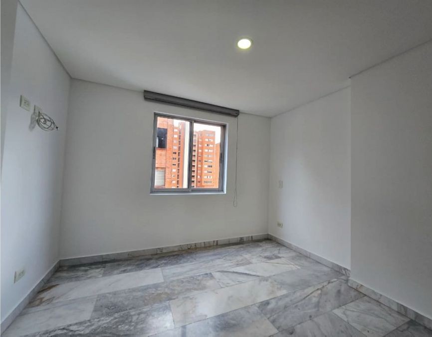 Exclusive 3-Bedroom Apartment in Laureles, Medellín - Image 5