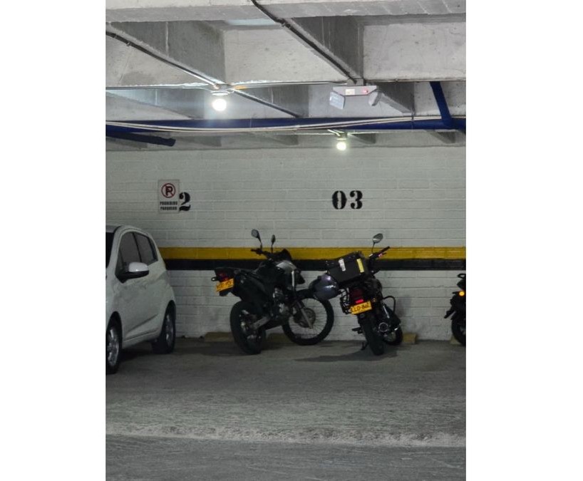 Exclusive 3-Bedroom Apartment in Laureles, Medellín - Image 4