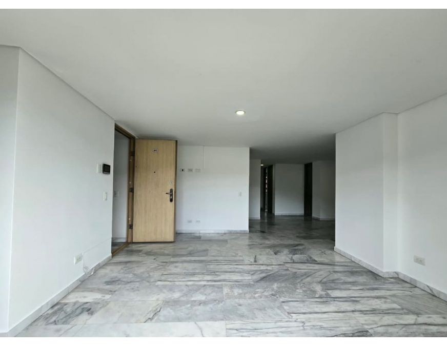 Exclusive 3-Bedroom Apartment in Laureles, Medellín - Image 7