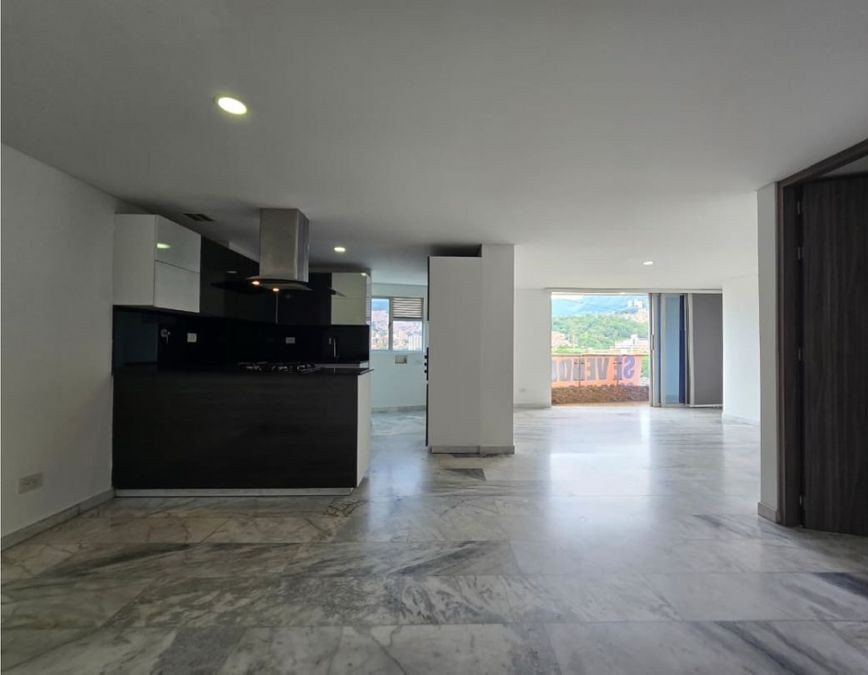 Exclusive 3-Bedroom Apartment in Laureles, Medellín - Image 8
