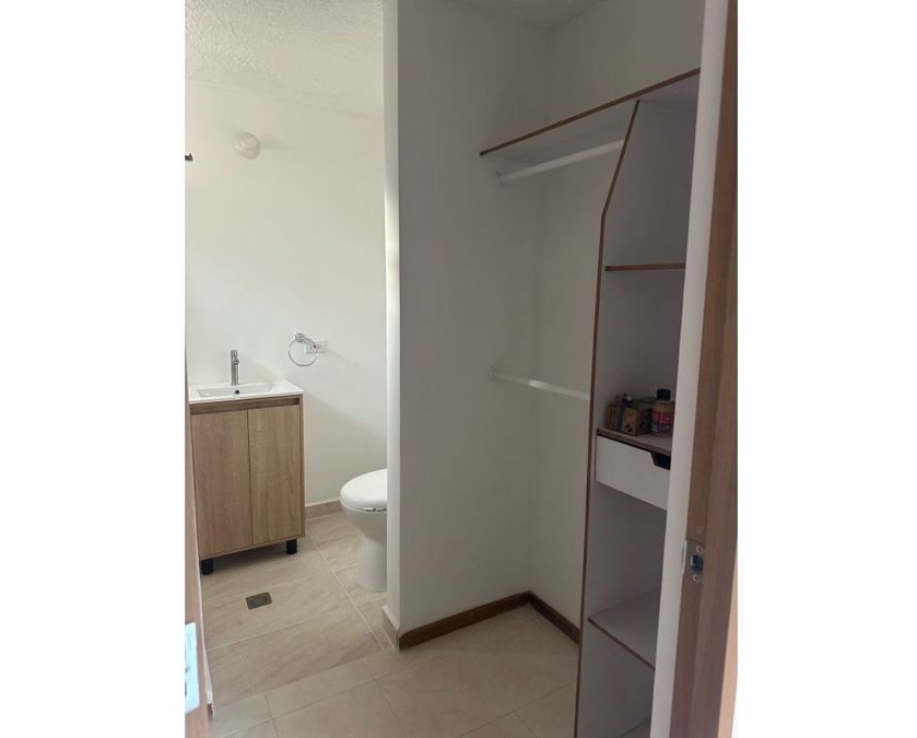 Remodeled 3-Bedroom Apartment in Loma del Escobero, Envigado - Image 11