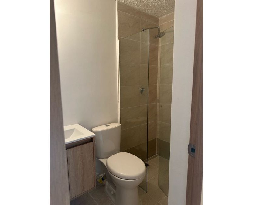 Remodeled 3-Bedroom Apartment in Loma del Escobero, Envigado - Image 5