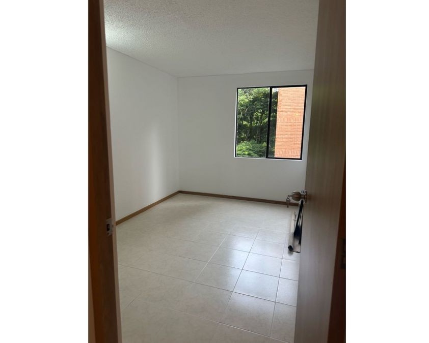 Remodeled 3-Bedroom Apartment in Loma del Escobero, Envigado - Image 4