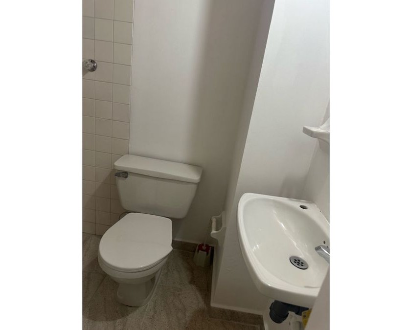 Remodeled 3-Bedroom Apartment in Loma del Escobero, Envigado - Image 8