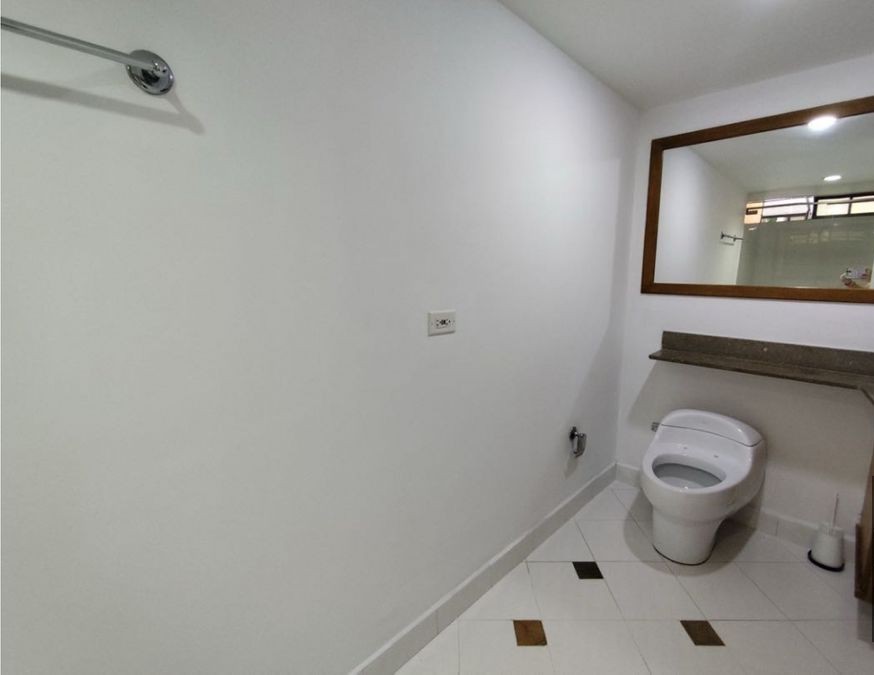 Spacious 3-Bedroom Apartment with 98 m² Terrace and Panoramic City Views in Sabaneta - Image 10