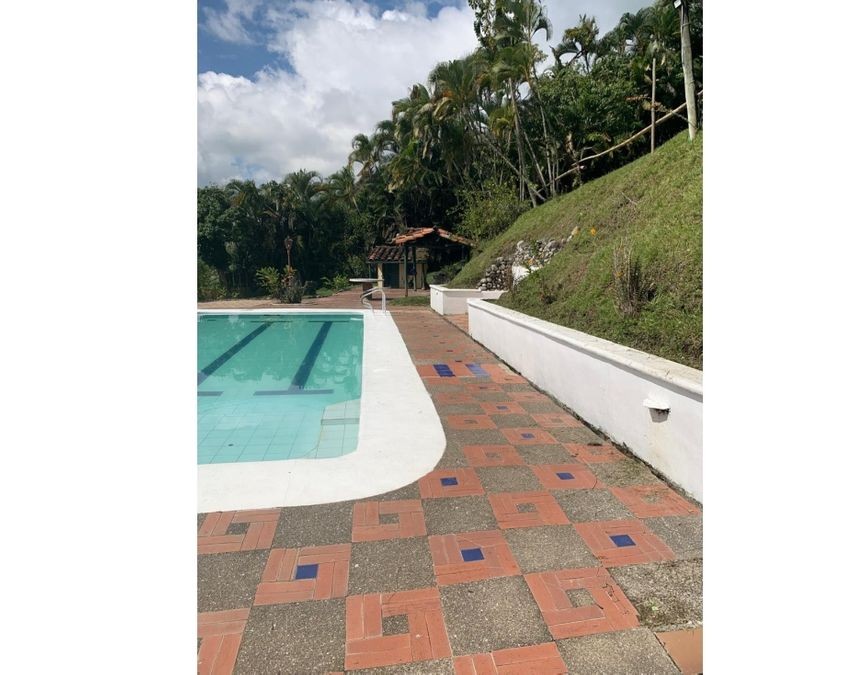 Spacious 7-Bedroom Country Estate with Pool and Tourism Potential in Santa Bárbara - Image 15