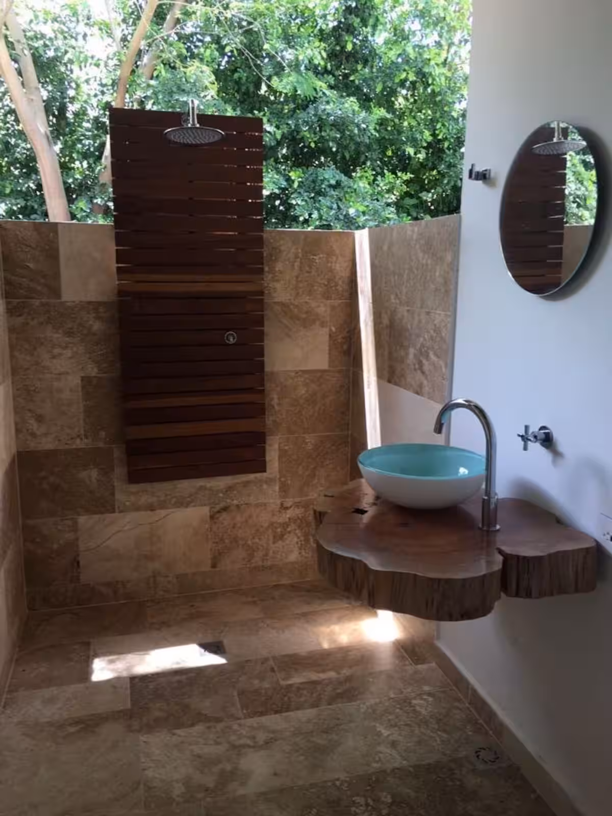 Luxury Furnished Country Estate with Tourism Potential in Santa Fe de Antioquia - Image 7