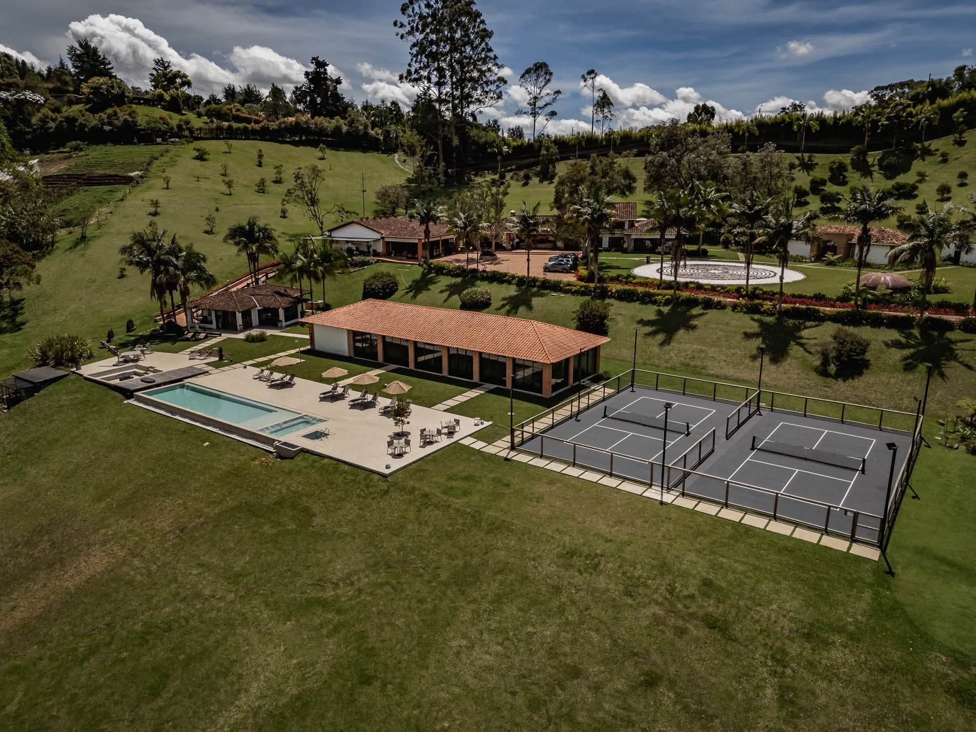 Exclusive Luxury Wellness Estate – El Tablazo, Llanogrande - Image 4