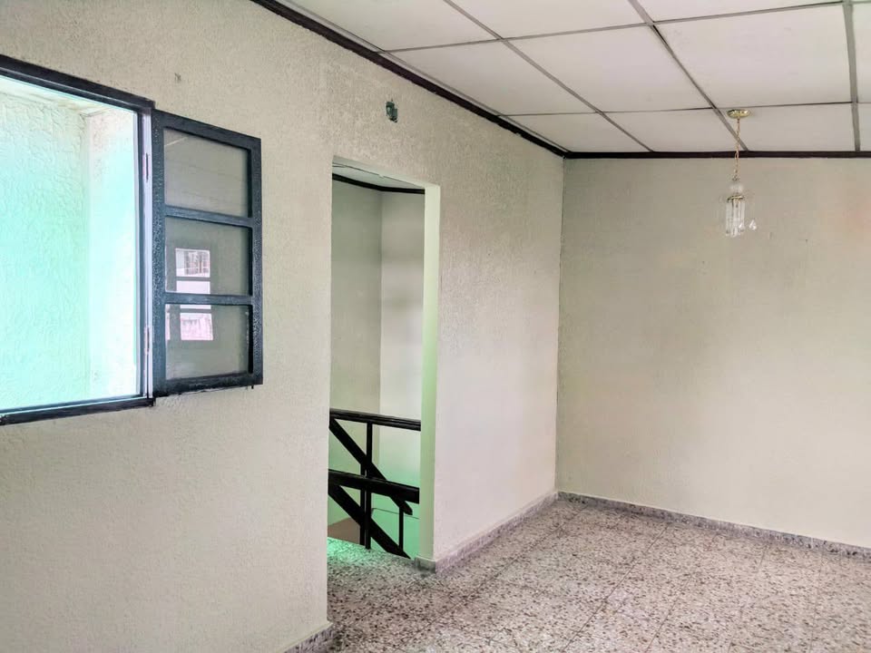Beautiful 4-Bedroom House in Private Residential Passage – San Salvador - Image 3