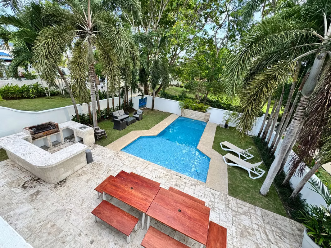 Luxury Furnished 5-Bedroom Duplex with Private Pool and Beach Access – Playa Blanca Resort - Image 4