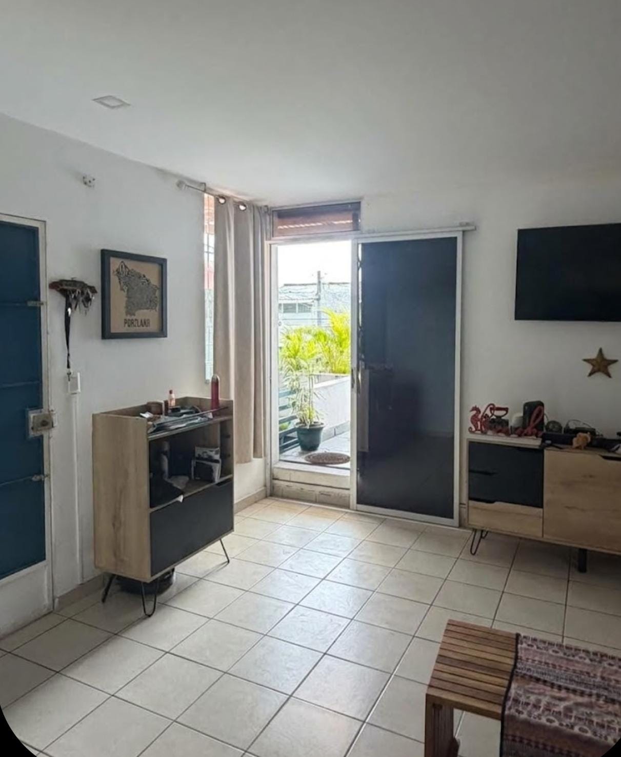 Single-Story House with Independent Apartment – Colonia Centroamérica, San Salvador - Image 3