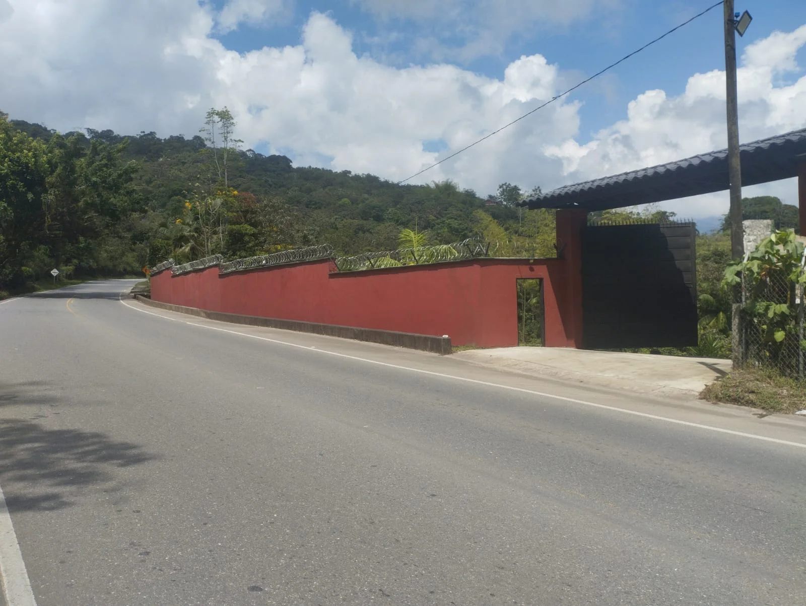 Development Land with Private Gated Access on the Medellín–Bogotá Highway, Cocorná - Image 3