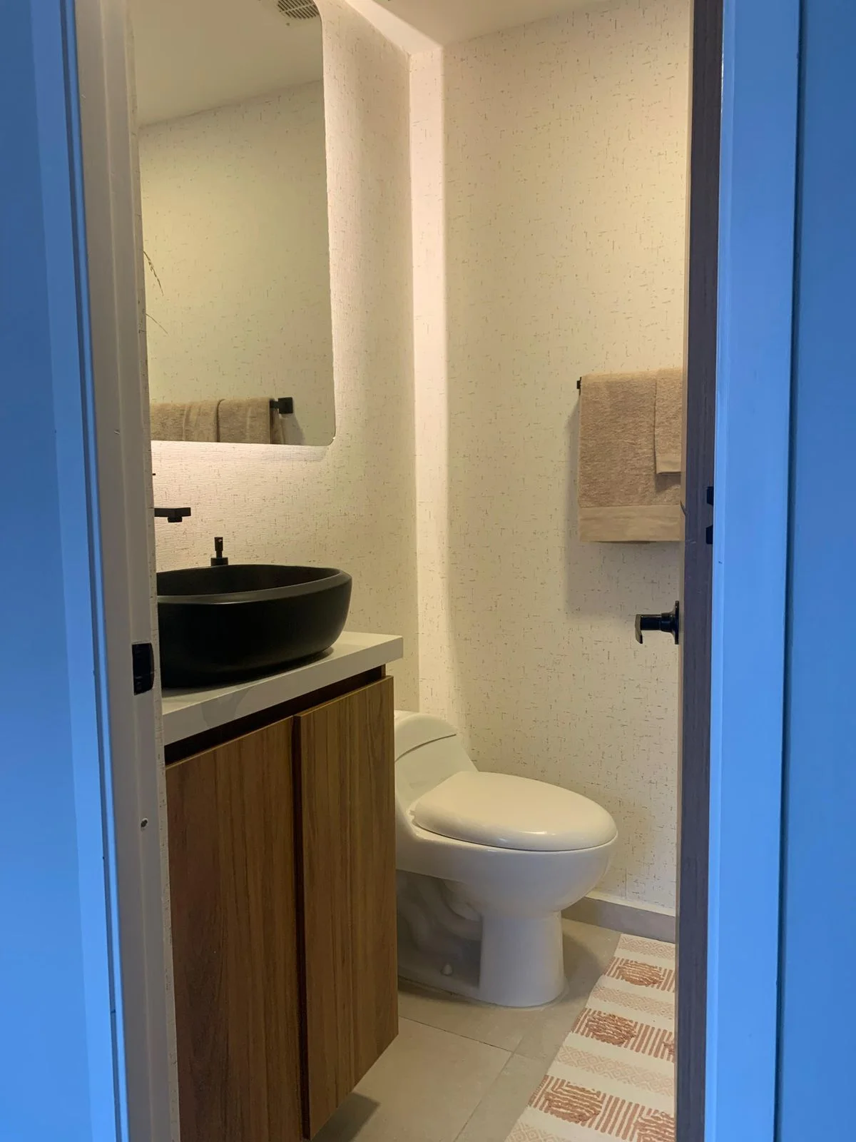 Remodeled Furnished 3-Bedroom Penthouse in Edificio Yerbabuena with Panoramic City Views - Image 2