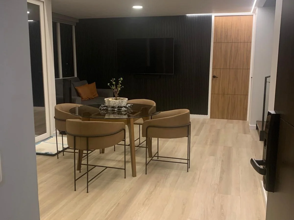 Remodeled Furnished 3-Bedroom Penthouse in Edificio Yerbabuena with Panoramic City Views - Image 1