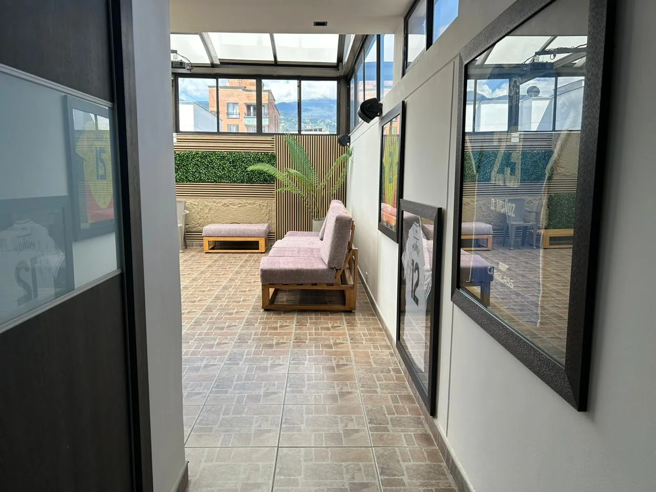 298 m² Luxury Smart Duplex Penthouse in Laureles with Private Jacuzzi, Bar, and Entertainment Terrac - Image 6