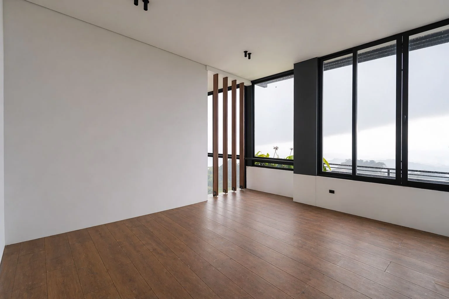 1,300 m² Sustainable Luxury Mansion in Alto de Las Palmas | Off-Grid Living, Panoramic Views & 10,10 - Image 11