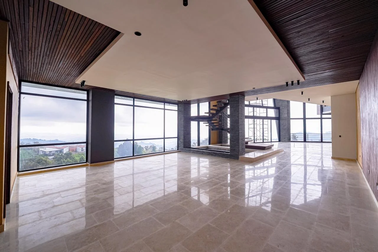 1,300 m² Sustainable Luxury Mansion in Alto de Las Palmas | Off-Grid Living, Panoramic Views & 10,10 - Image 18
