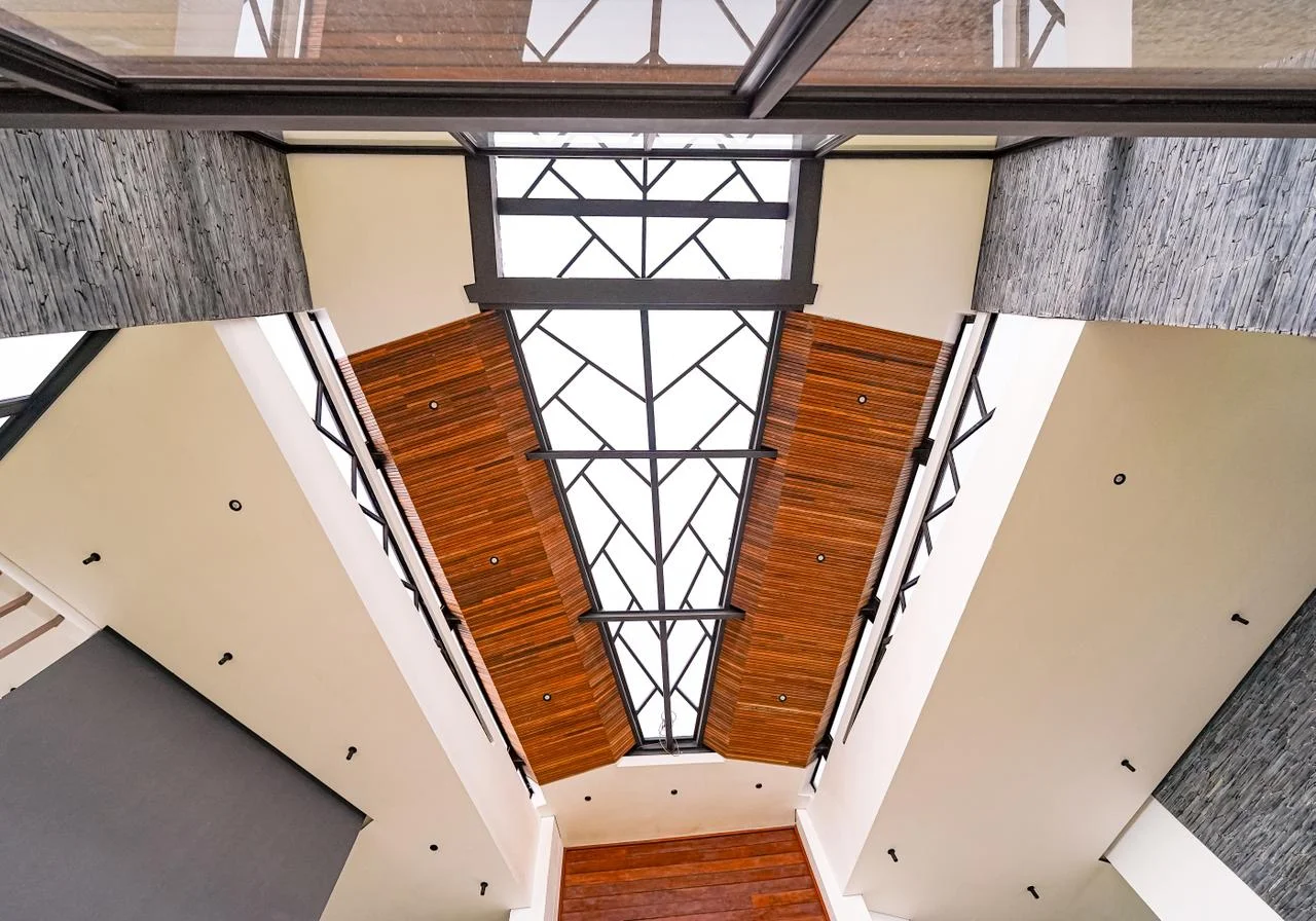 1,300 m² Sustainable Luxury Mansion in Alto de Las Palmas | Off-Grid Living, Panoramic Views & 10,10 - Image 10