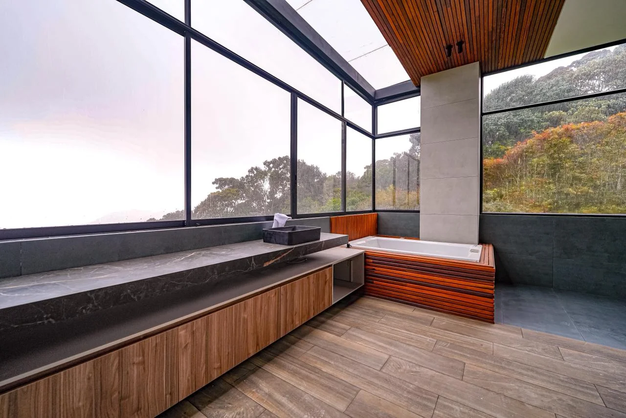 1,300 m² Sustainable Luxury Mansion in Alto de Las Palmas | Off-Grid Living, Panoramic Views & 10,10 - Image 16
