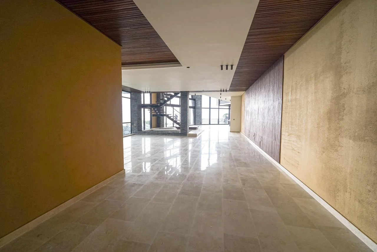 1,300 m² Sustainable Luxury Mansion in Alto de Las Palmas | Off-Grid Living, Panoramic Views & 10,10 - Image 8